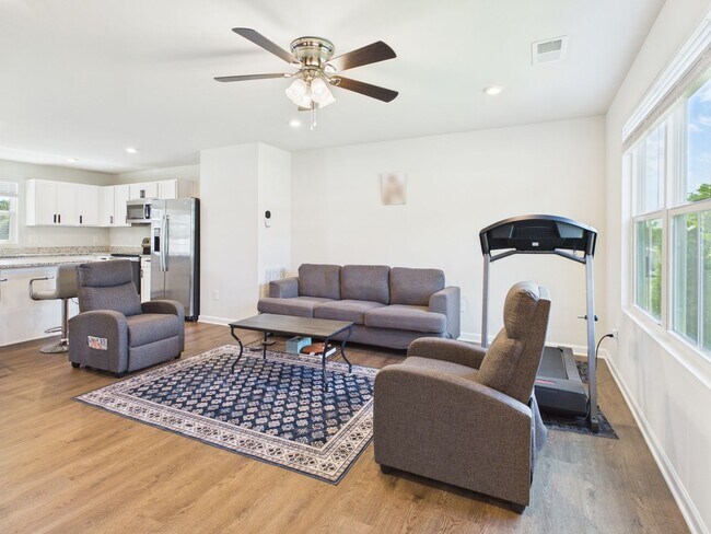 Photo - 2945 Travis Ln