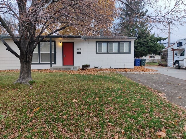 Building Photo - 1407 Wright Ave Unit 1407 Wright Av Rental