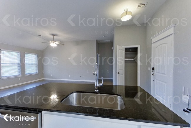 Photo - 713 S Patterson Dr