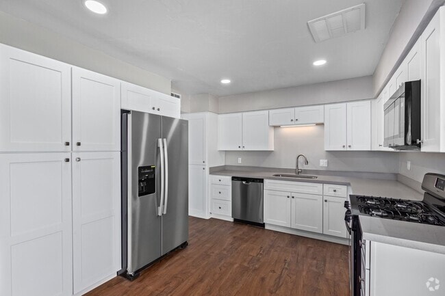 Building Photo - Beautifully updated Phoenix home!