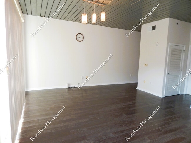 Photo - 620 Glen Iris Dr NE Unit 210