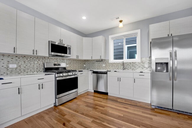 Photo - 5843 W Corcoran Pl Unit 2