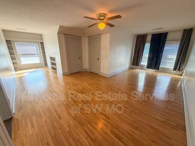 1021 E Walnut St Unit 3