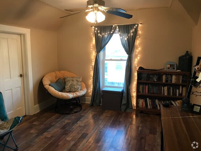 Building Photo - 237 Gay St Unit B Rental
