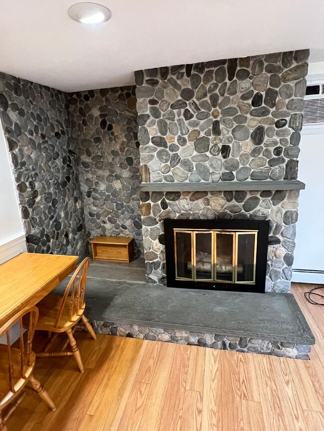 Photo - 675 Central St Unidad #1