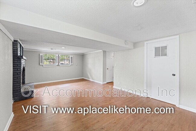 Photo - 1105 W Elm Terrace