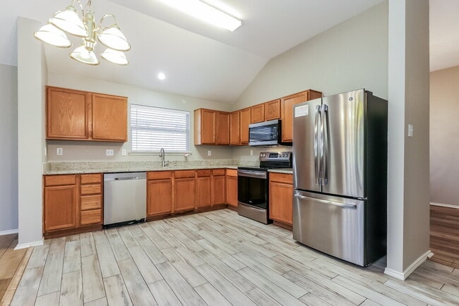 Photo - 1082 Magnolia Ln