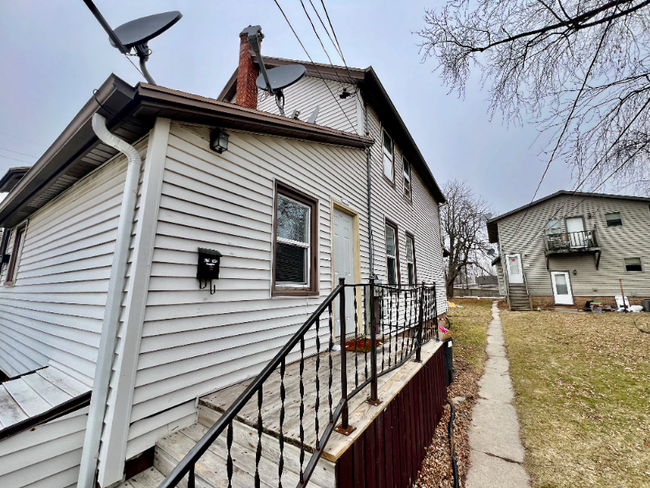 Building Photo - 1713 Erie Ave Rental