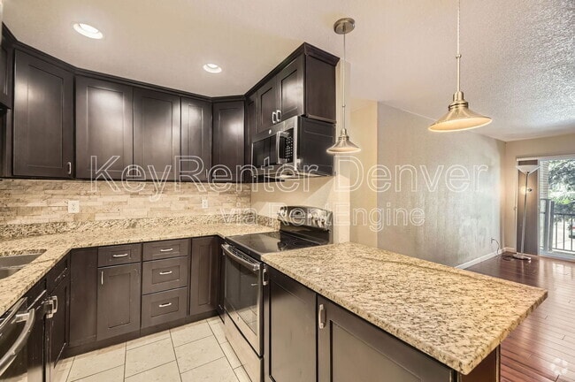 Building Photo - 1300 Golden Cir Unit 212 Rental