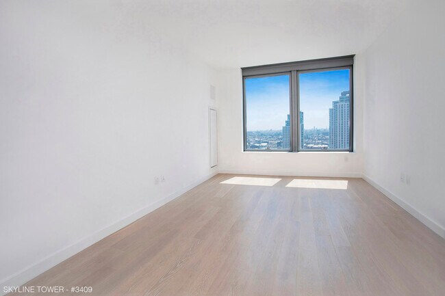 Photo - 3 Court Sq Unit #3409