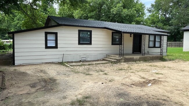 Photo - FOR RENT BENTON - 4 Bedroom, 2 Full baths