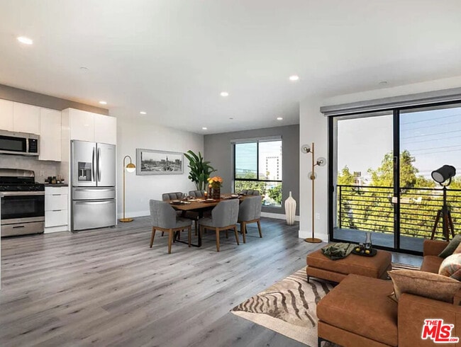 Building Photo - 14612 Calvert St Unit 205-205 Rental