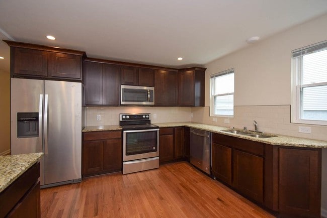 Photo - 1744 Arlington N Pl