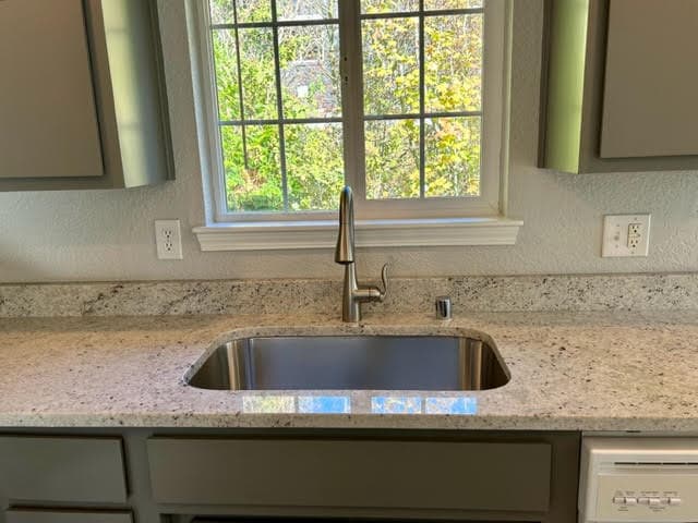 Photo - 1219 E Indiana St