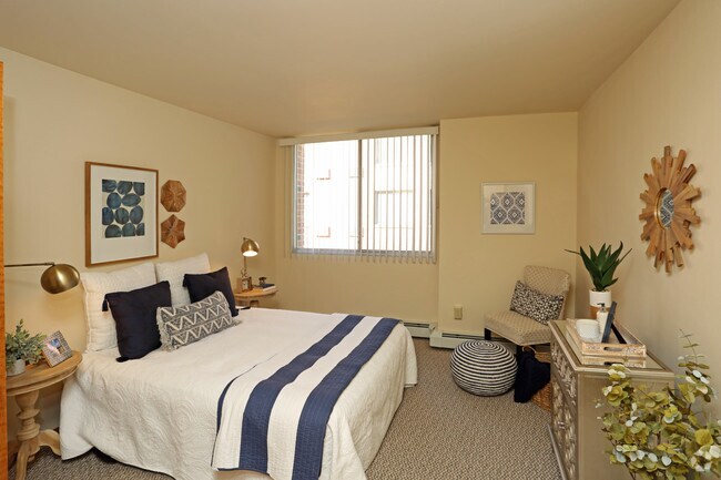 1BD Deluxe- Bedroom