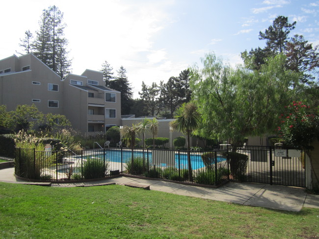 Hamilton Woods - Hamilton Woods Apartments