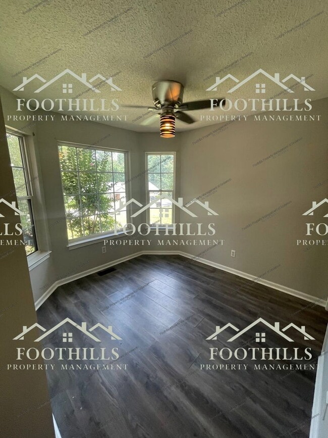 Photo - 129 Ashton Ln