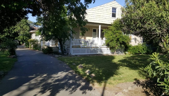 Photo - 627 Rose Ave