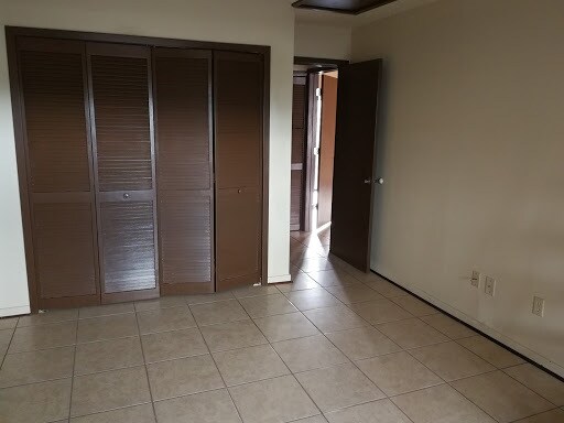 Photo - Hummingbird Unit B