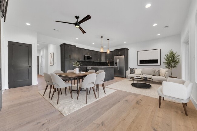 Photo - 252 River Valley Cir