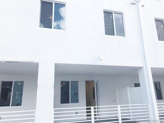 Building Photo - 10229 NW 64th Terrace Unit 107