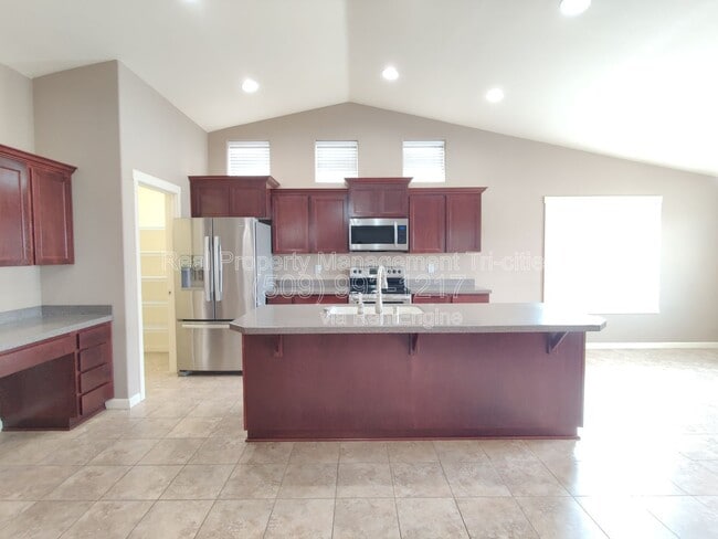 Photo - 603 Hilltop View St