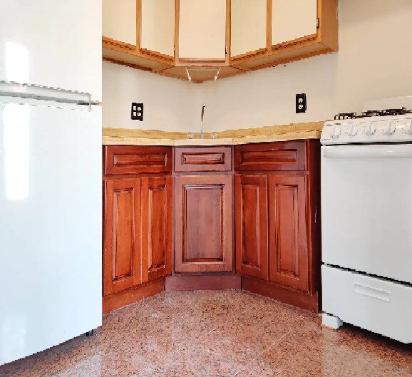 Photo - 214-216 First Ave