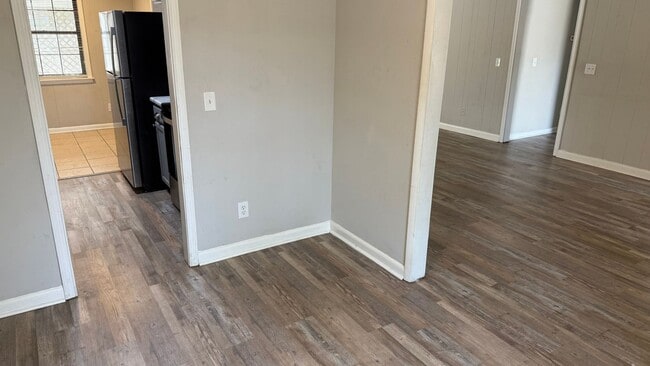 Photo - 627 McDowell Rd