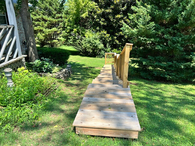 Escaleras a la puerta - 2031 Eversong Ln Unidad 1