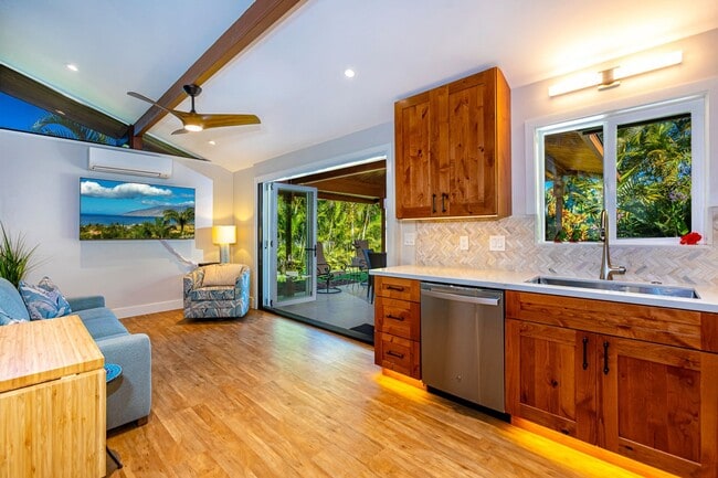 Photo - Brand New Tropical Private Maui Meadows Cottage Ocean View and Pool - Utilities Included