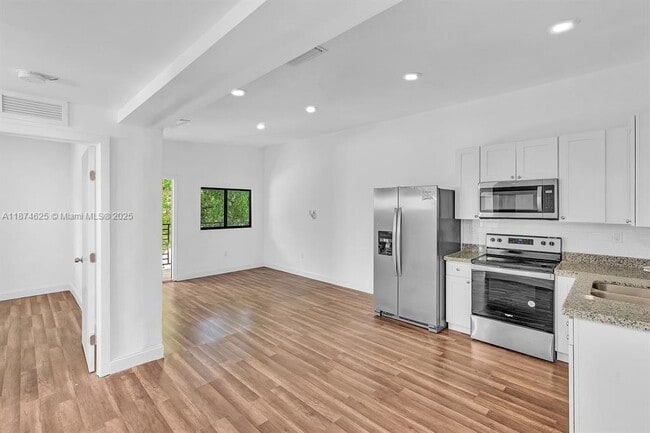 Photo - 5991 NW 14th Ave Unidad 2