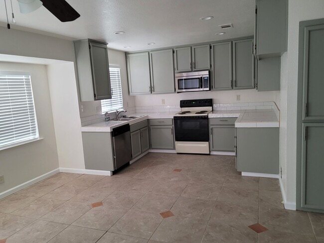 Photo - House for Rent!