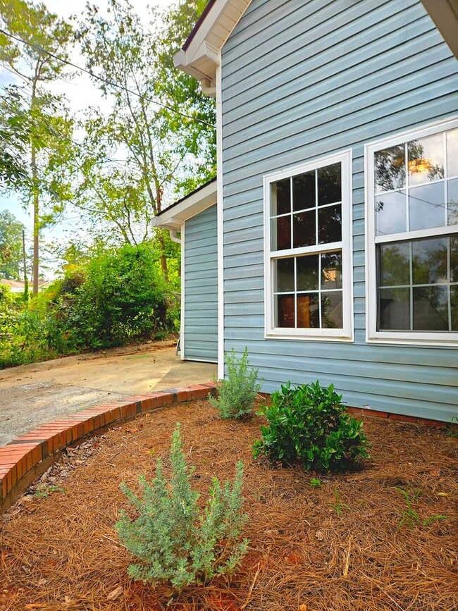 Photo - 147 Lakemont Dr