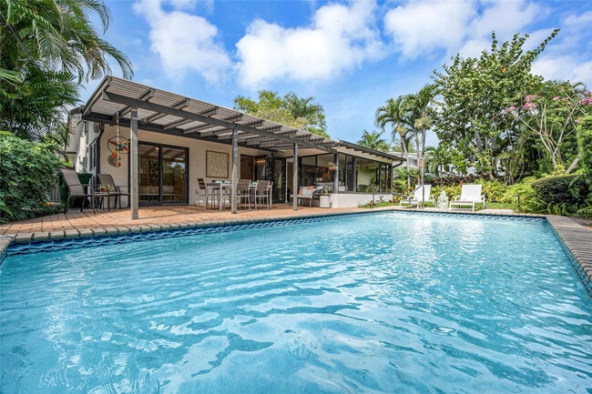 Photo - 1950 Harbourview Dr