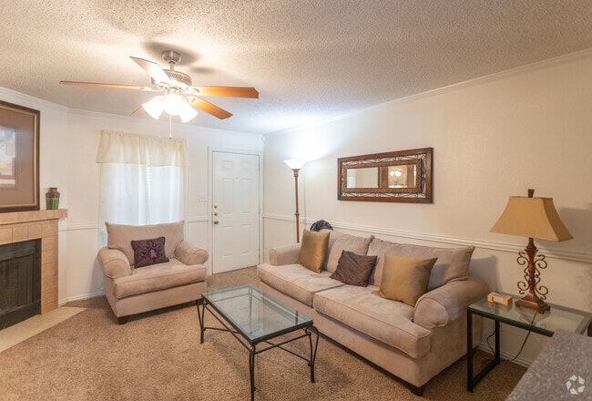 1BR 1BA - 637 SF
