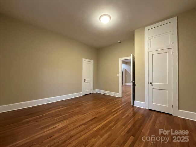 Photo - 516 W 7th St