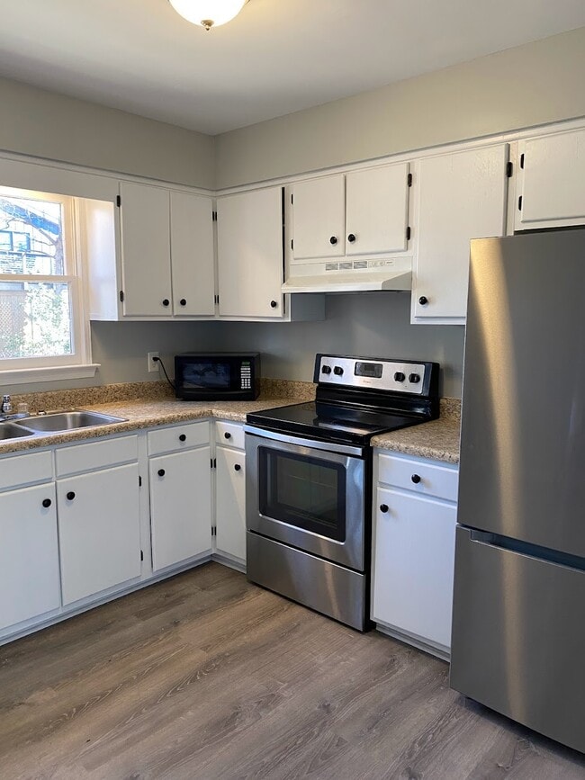 Photo - 1011 Mark St