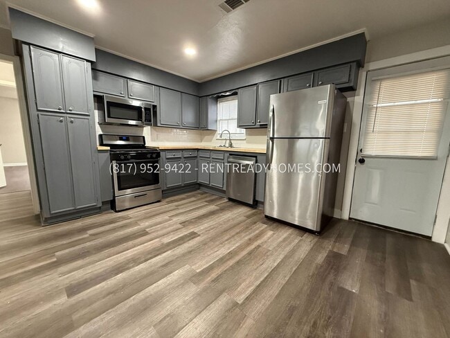 Photo - 1303 Des Jardines St Unidad 1