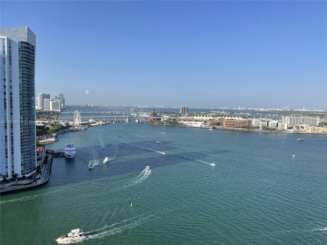 Photo - 888 Brickell Key Dr Unidad 2610