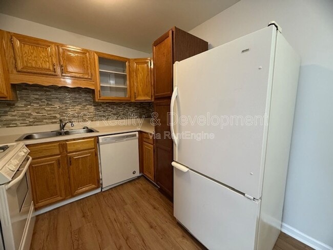 Photo - 1565 Burton Ct Unit Apt B