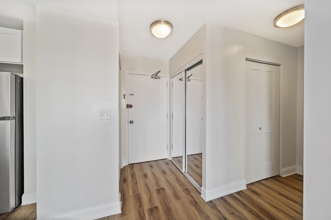 Photo - 1460 N Sandburg Ter Unit 508