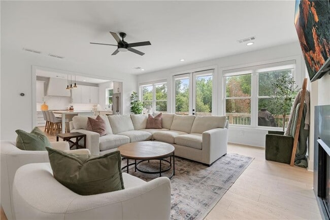 Photo - 2071 Fairhaven Cir NE