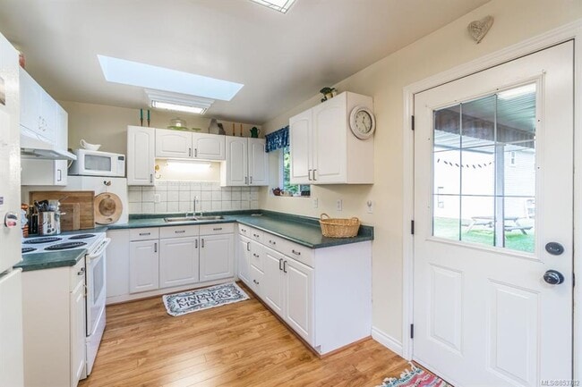 Photo - 3861 Charlton Dr