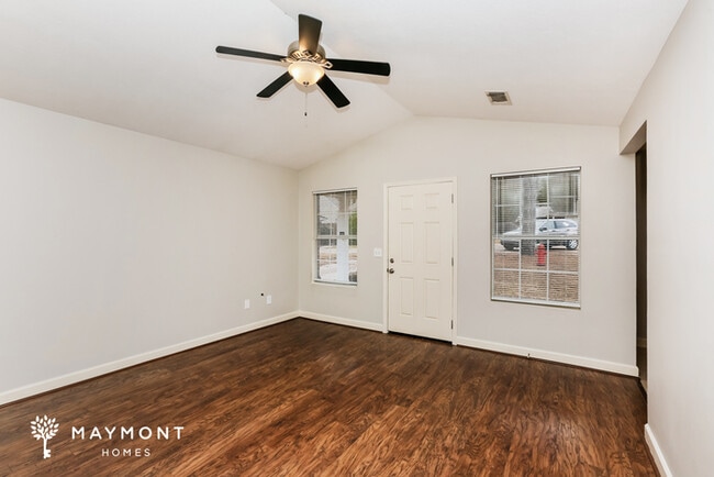 Photo - 1556 Chelsea Ln