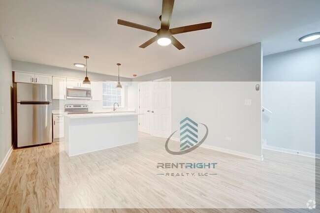 Building Photo - 2423 W Gunnison St Rental