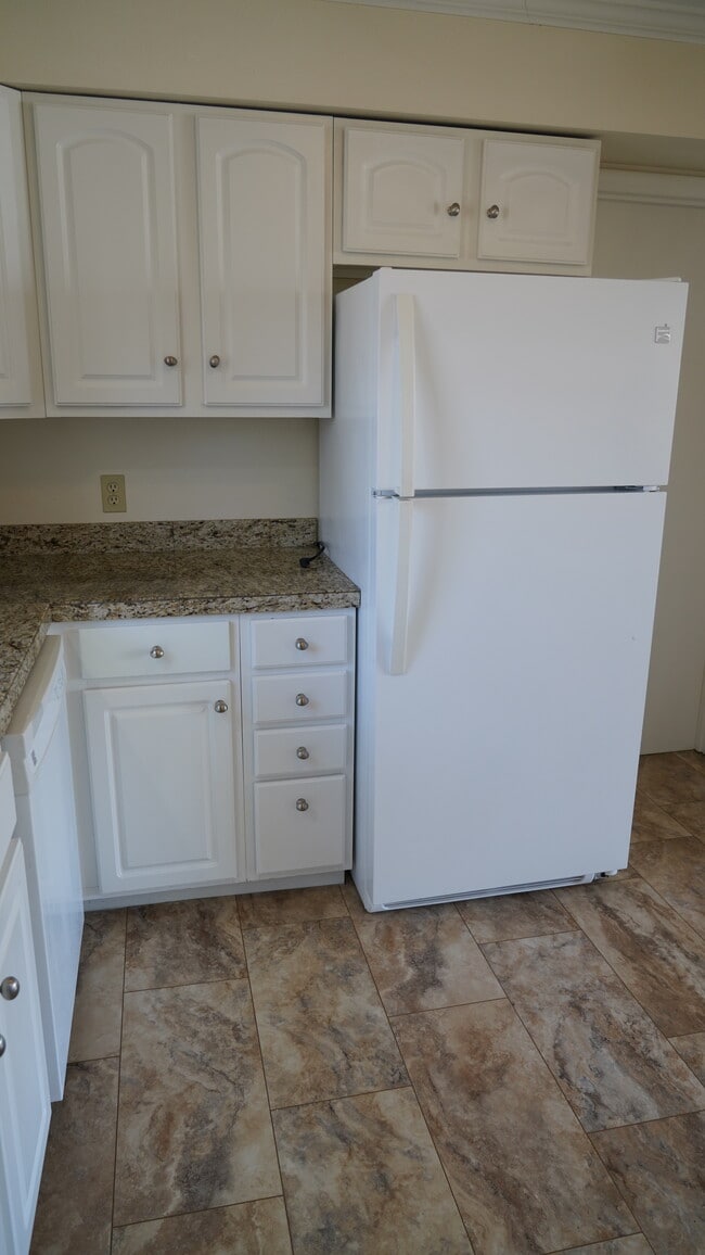 Photo - 2000 S Black Ave Unidad 2000 S. Black Avenue