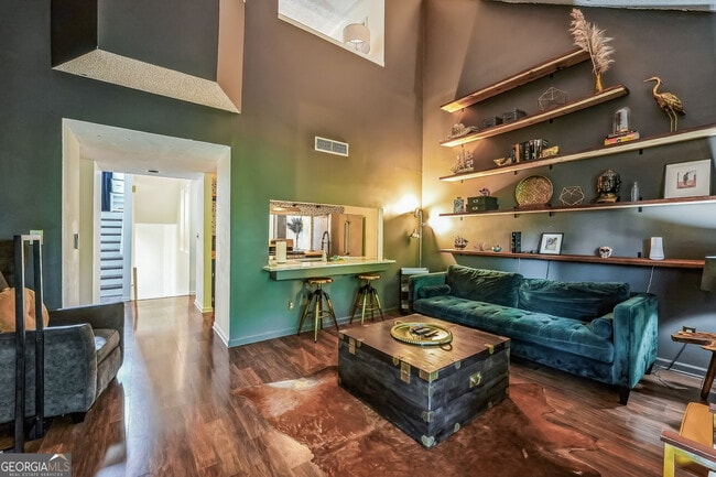 Photo - 502 Ivy Green Ln SE