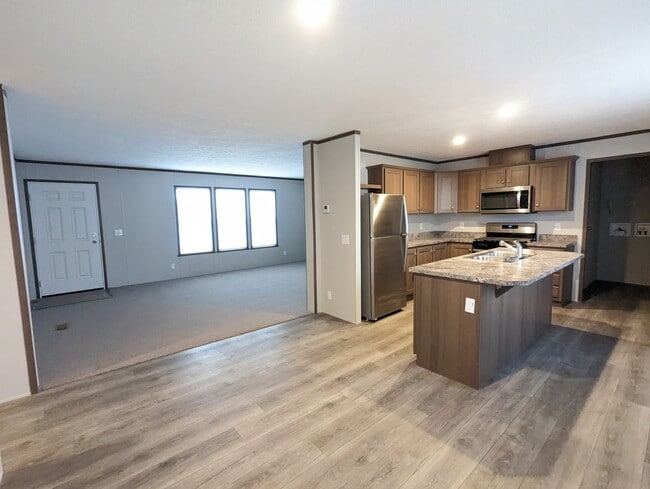 Building Photo - 660 Oregon St