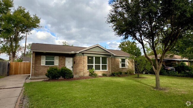 Building Photo - 6822 Sharpcrest St Rental