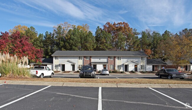 Photo - Town & Country Apartments